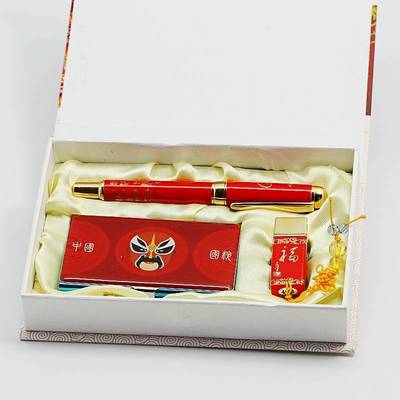 淡雅红瓷韵，心意九瓣花——一份让父亲节与商务场合都倾心的创意礼品